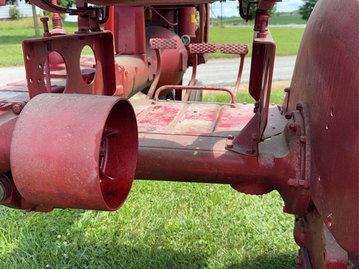 farmall-b-image-36