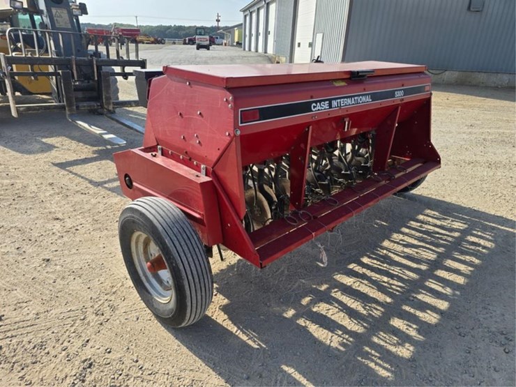 case-ih-5300-image-3