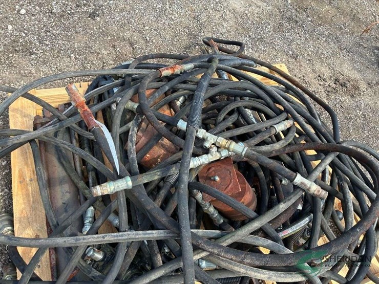 hydraulic-hoses-and-cylinders-image-4