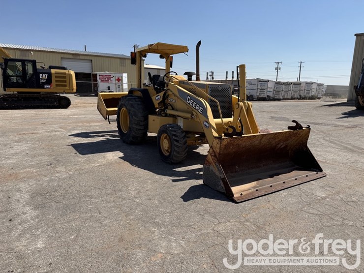 johndeere-210le-image-4