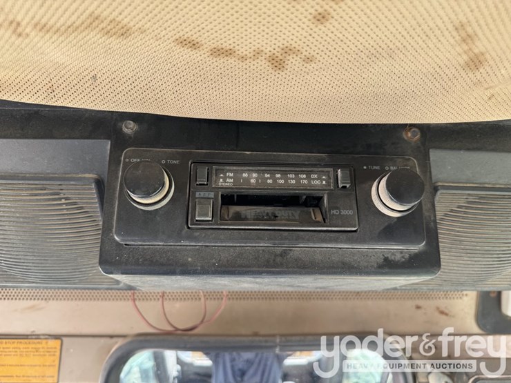 deere-672b-image-38