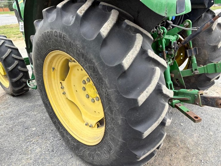 2012-john-deere-5083e-image-15