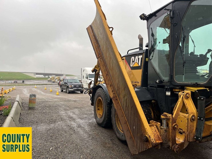 2015-caterpillar-160m-awd-image-19