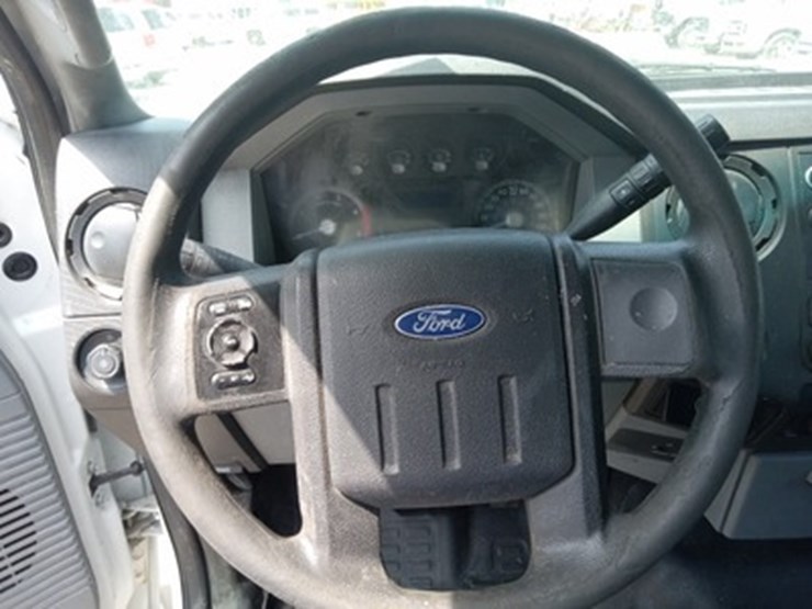 2013-ford-f550-image-6