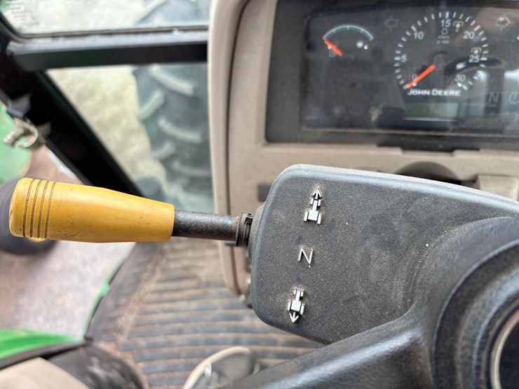 2012-john-deere-5083e-image-29