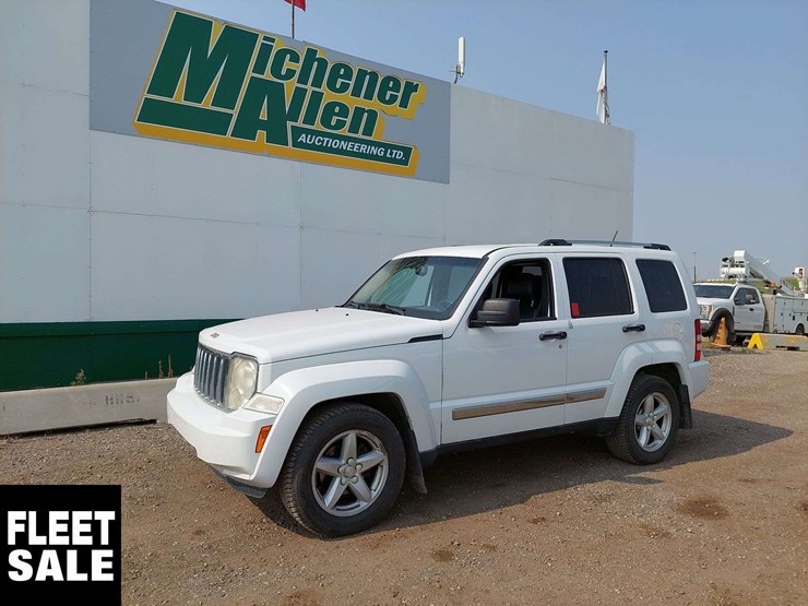 2012-jeep-liberty-image-1