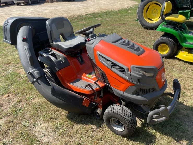 husqvarna-ts-242xd-riding-lawn-mower-image-3