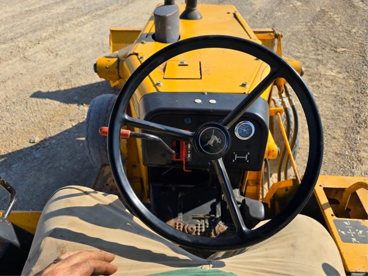 deere-210c-image-22