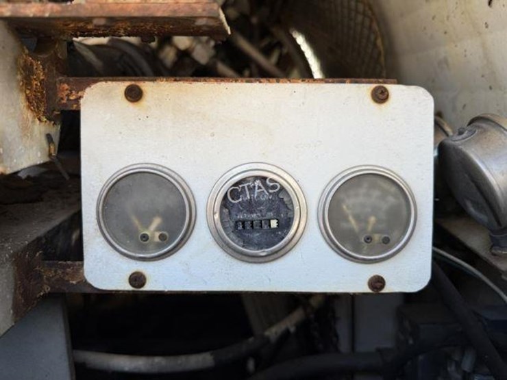 #683-•-international-power-rodder-truck-image-9