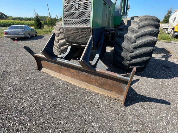 2000-john-deere-660-image-17
