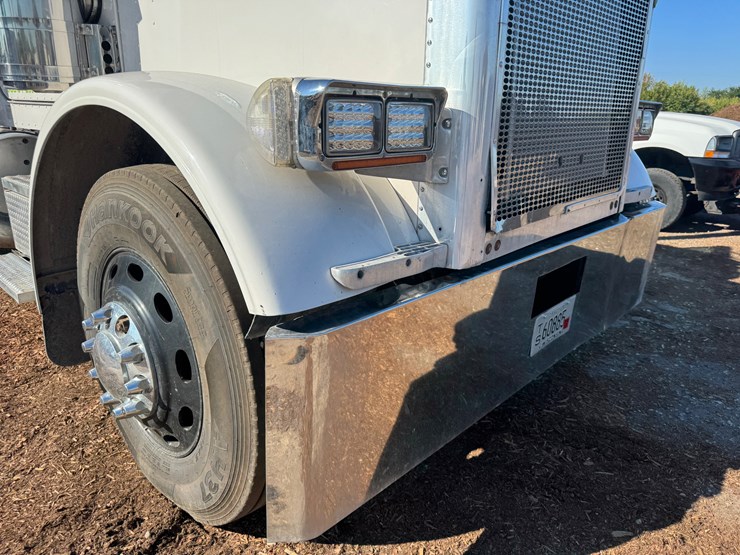1999-peterbilt-378-image-16