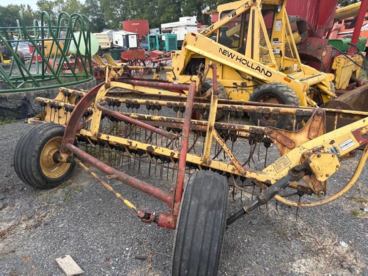 new-holland-260-image-3