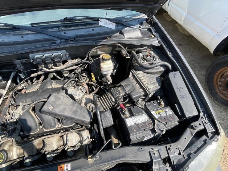 2005-ford-escape-image-15