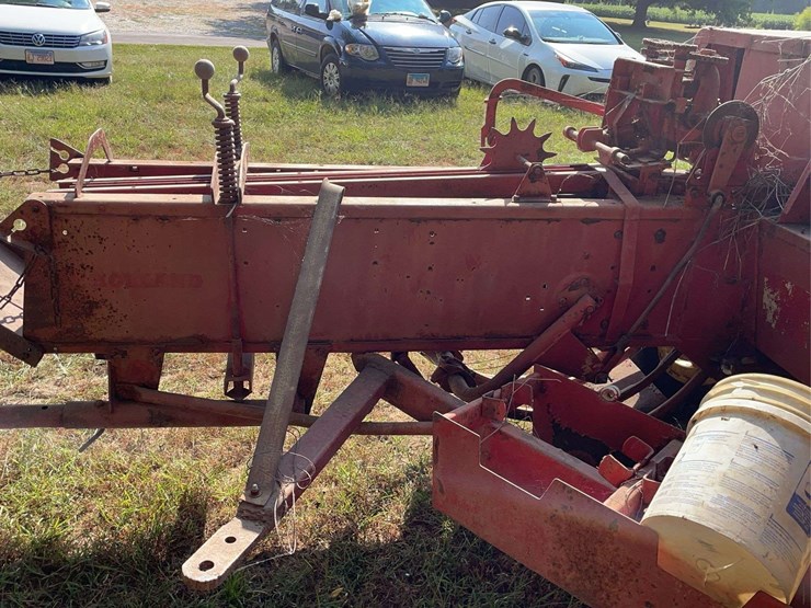 new-holland-281-image-23