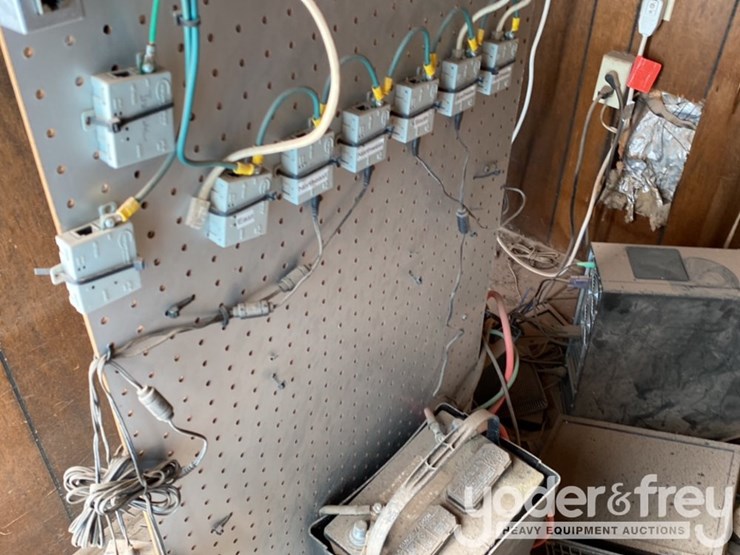12'-x-8'-metal-building,-insulated.-a/c-unit,-generator-image-15