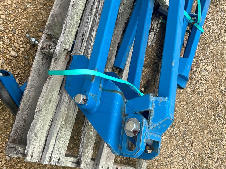 2012-kinze-flat-fold-row-markers-set-for-12-row-36/38-stack-fold-tool-bar-image-4