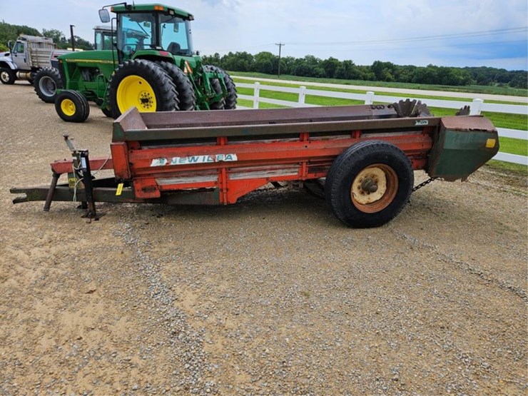 #149-•-new-idea-manure-spreader-image-2