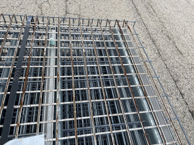 #1379-•-(30)-pallet-racking-grates-image-9