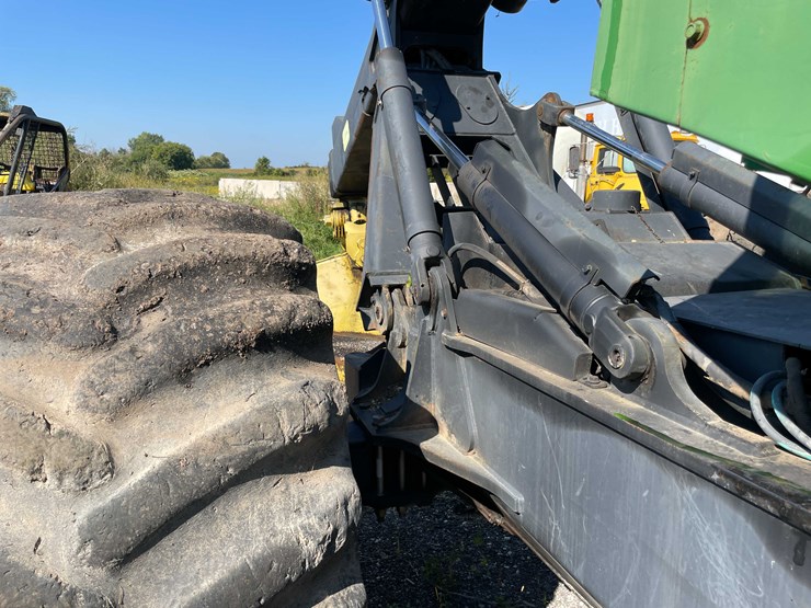2000-john-deere-660-image-22