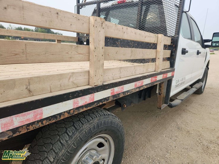 2021-ford-f350-image-46
