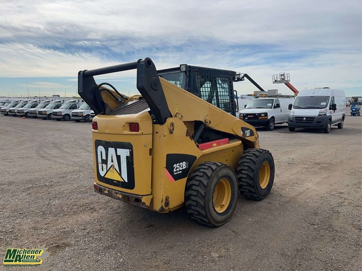 2011-caterpillar-252b3-image-11