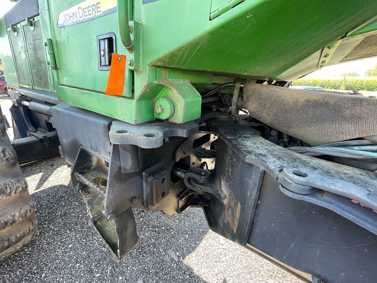 2000-john-deere-660-image-12