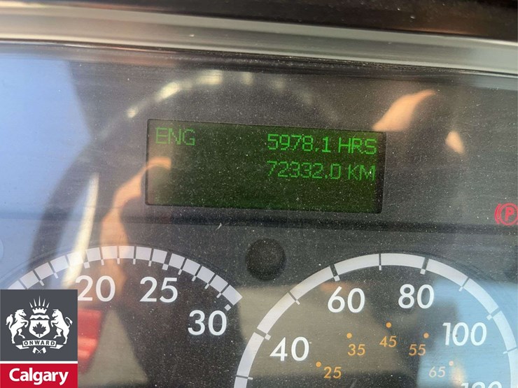 2018-freightliner-114sd-image-24