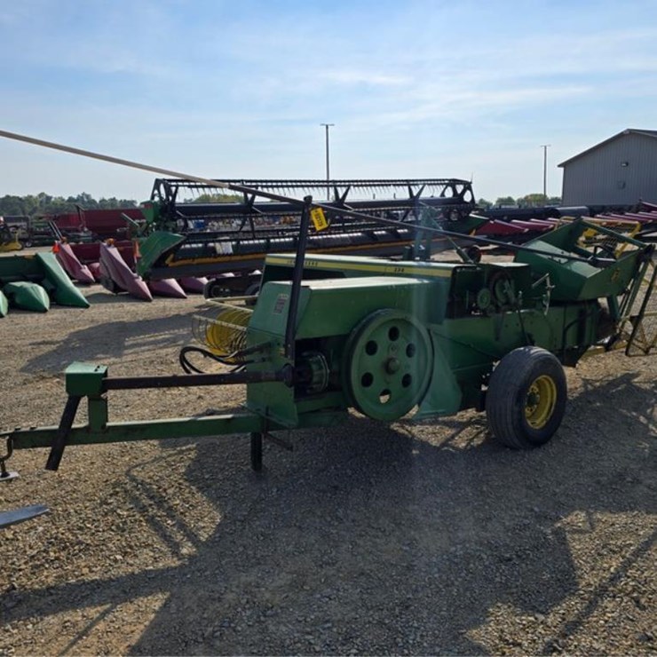 JOHN DEERE 336