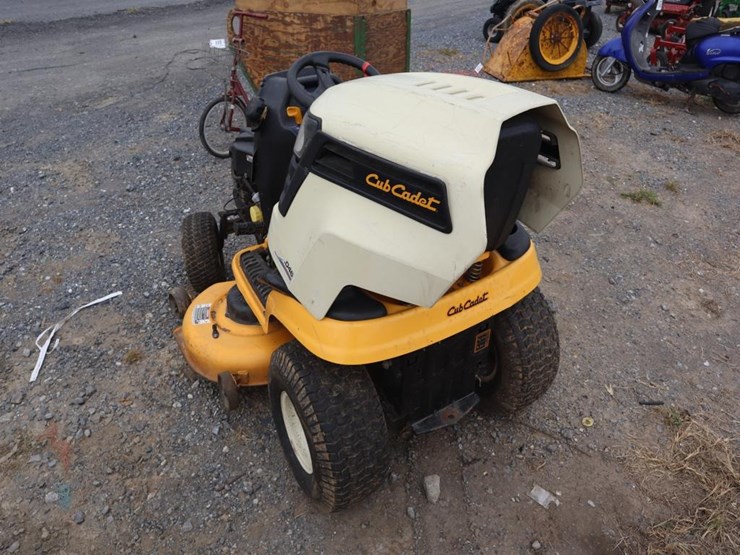 cub-cadet-riding-mower-image-6