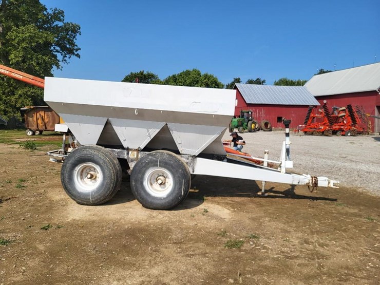 wilmar-6-ton-tandem-axle-lime/fertilizer-spreader-image-2