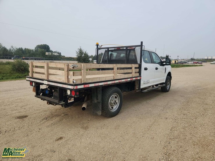 2021-ford-f350-image-4