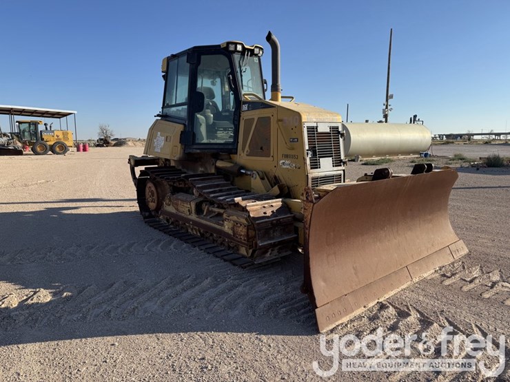 2011-caterpillar-d6k-xl-image-8