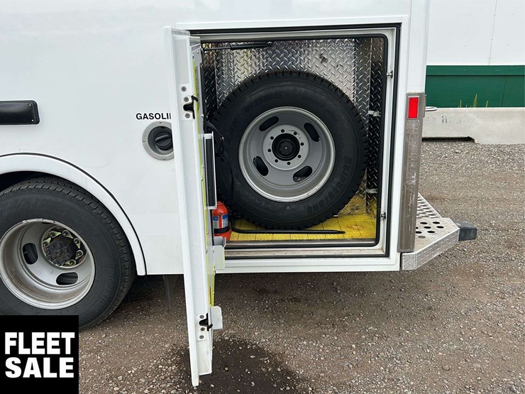 2017-chevrolet-express-s/a-ambulance-image-15