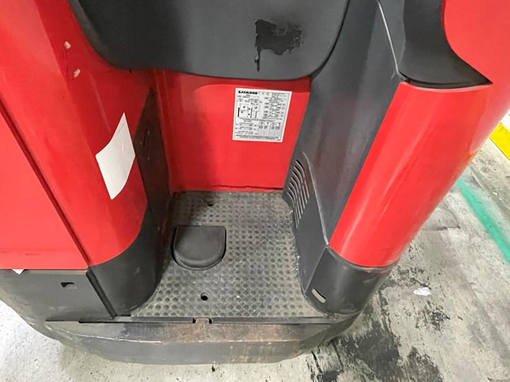 #7153-•-raymond-electric-forklift-image-21