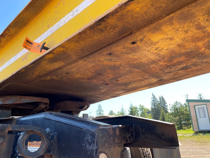 #3006-•-1986-eager-beaver-tandem-axle-lowboy-trailer-(has-wi-title)-(ashland,-wi)-image-17