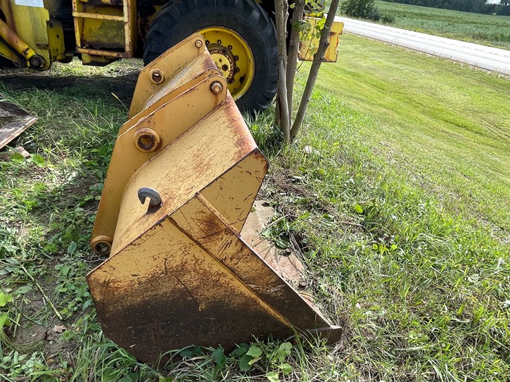 #1144-•-front-loader-bucket-attachment-image-4