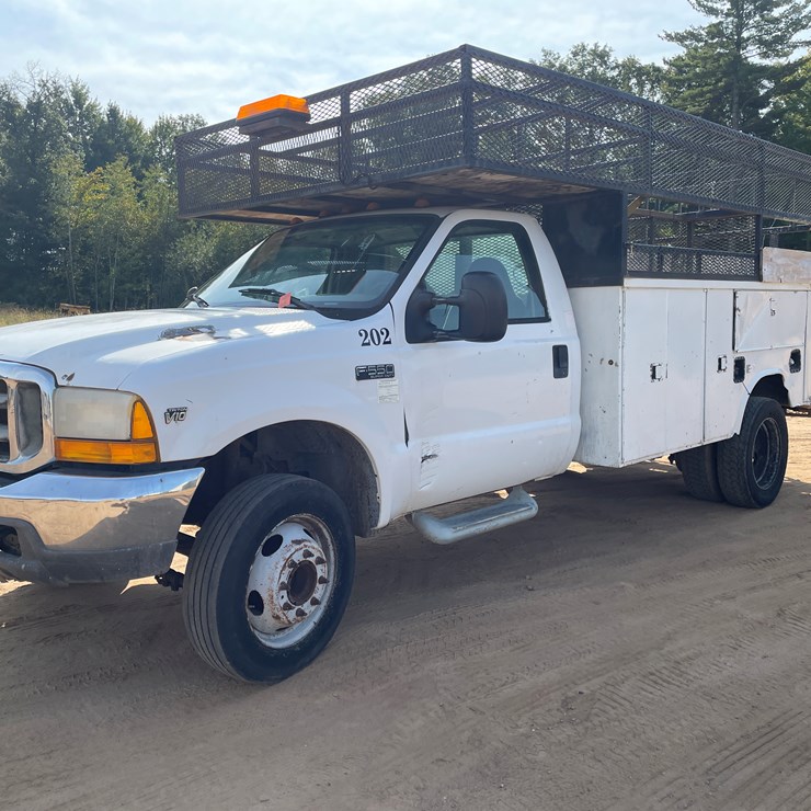 2001 FORD F550