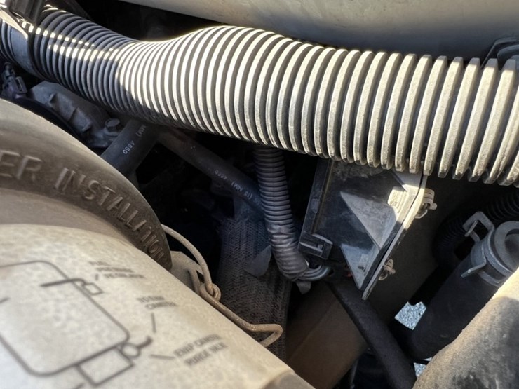 2002-gmc-3500-image-14