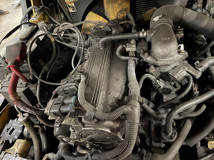 #8010-•-yale-lp-powered-forklift-image-16
