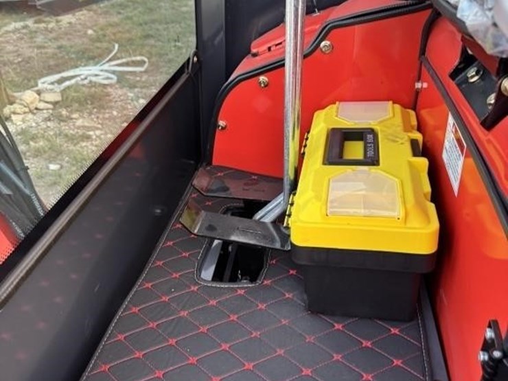 agt,-qk18kxs-c-mini-excavators-with-kubota-diesel-image-17