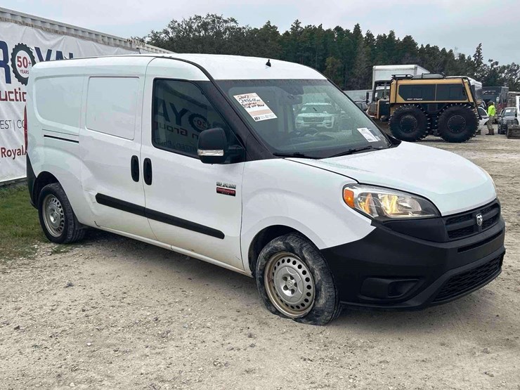 2017-ram-promaster-city-image-2