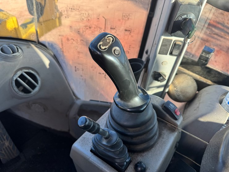 volvo-l90f-image-35