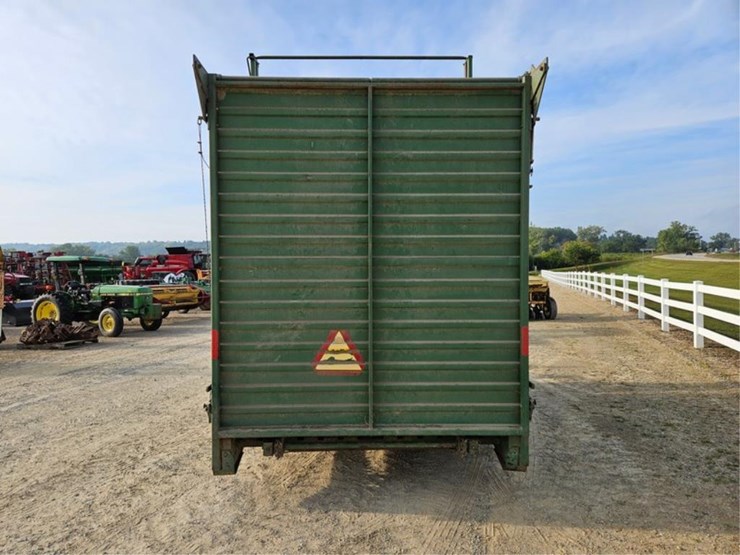 john-deere-100-image-4