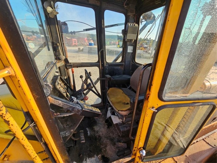 2012-deere-770a-image-35