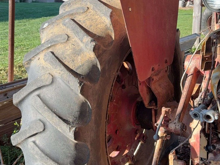 farmall-806-image-28