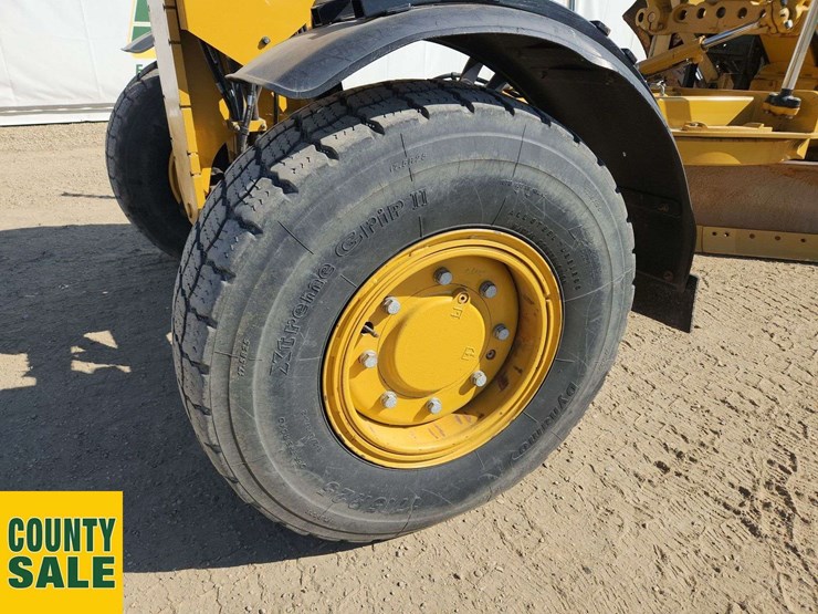 2020-caterpillar-150-awd-image-46