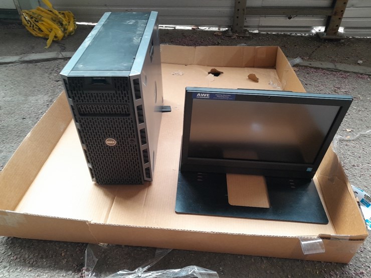 lot#--three-hp-t320-towers,-monitors,-mouse-and-keyboard-image-1