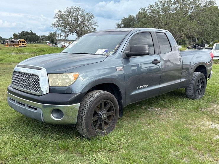 2008-toyota-tundra-image-1