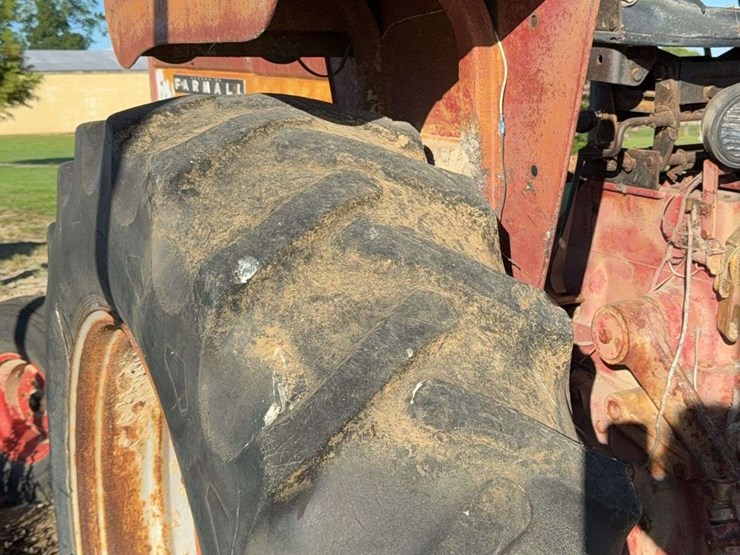 farmall-806-image-31