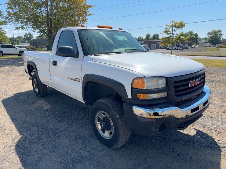 2005-gmc-sierra-2500hd-image-7